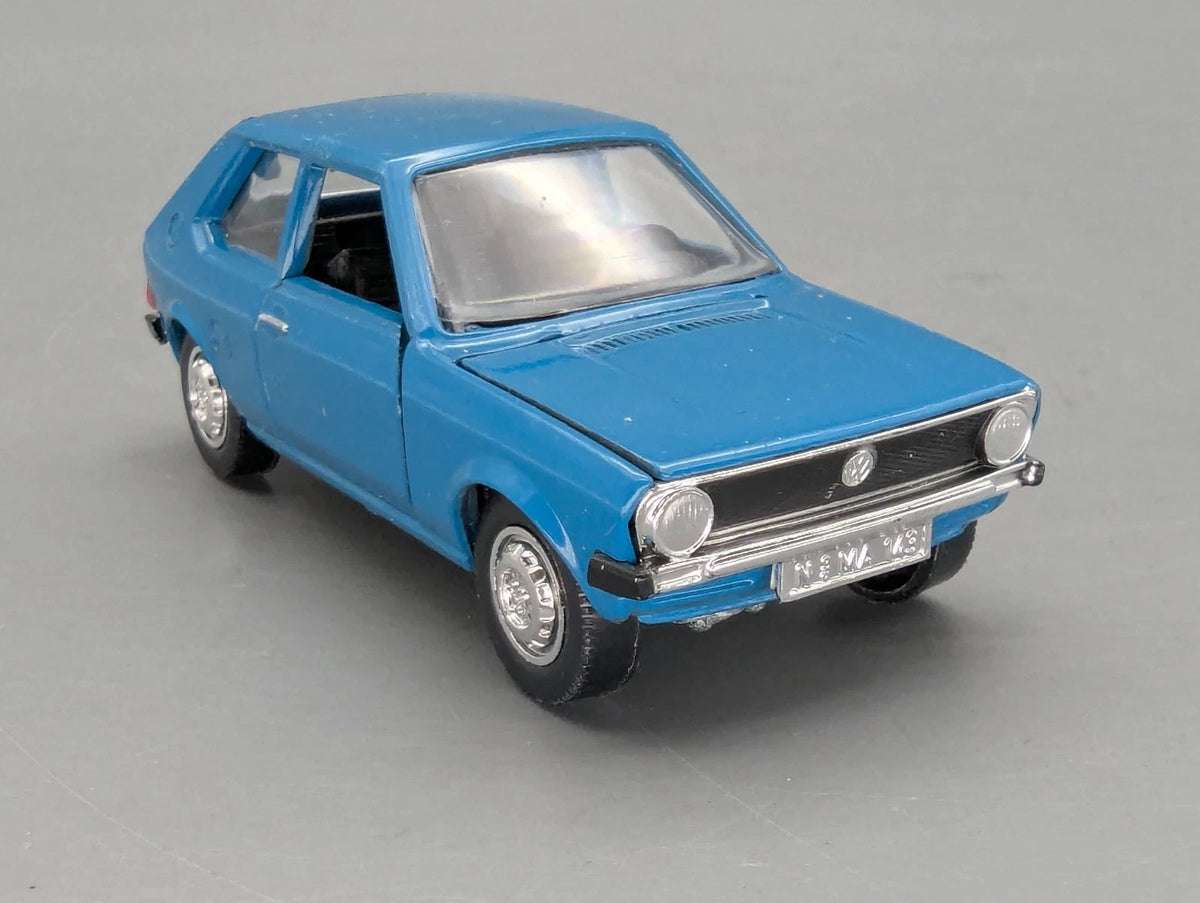 Modellautos 1:43 Schuco 301623 Volkswagen VW Polo in Original Schuco Vitrine