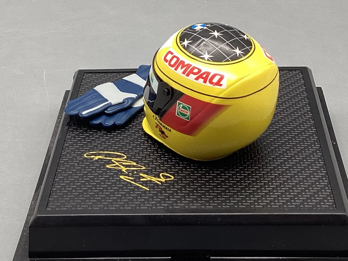 Modellautos 1:8 Hot Wheels Racing Ralf Schumacher 2000 Helm und Handschuhe OVP
