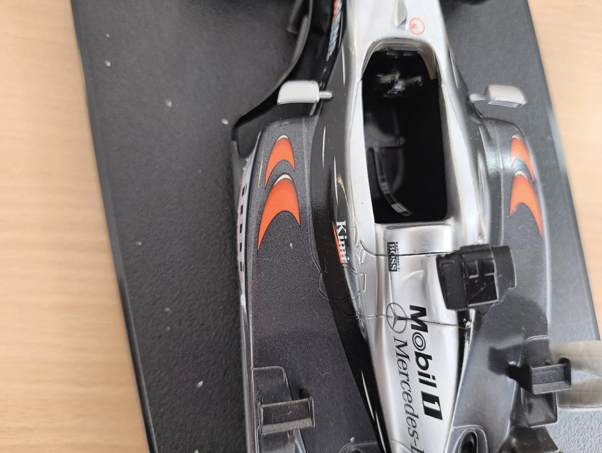 Modellautos 1:18 Hot Wheels Racing McLaren Mercedes 2003 GP #6  Raikkonen OVP