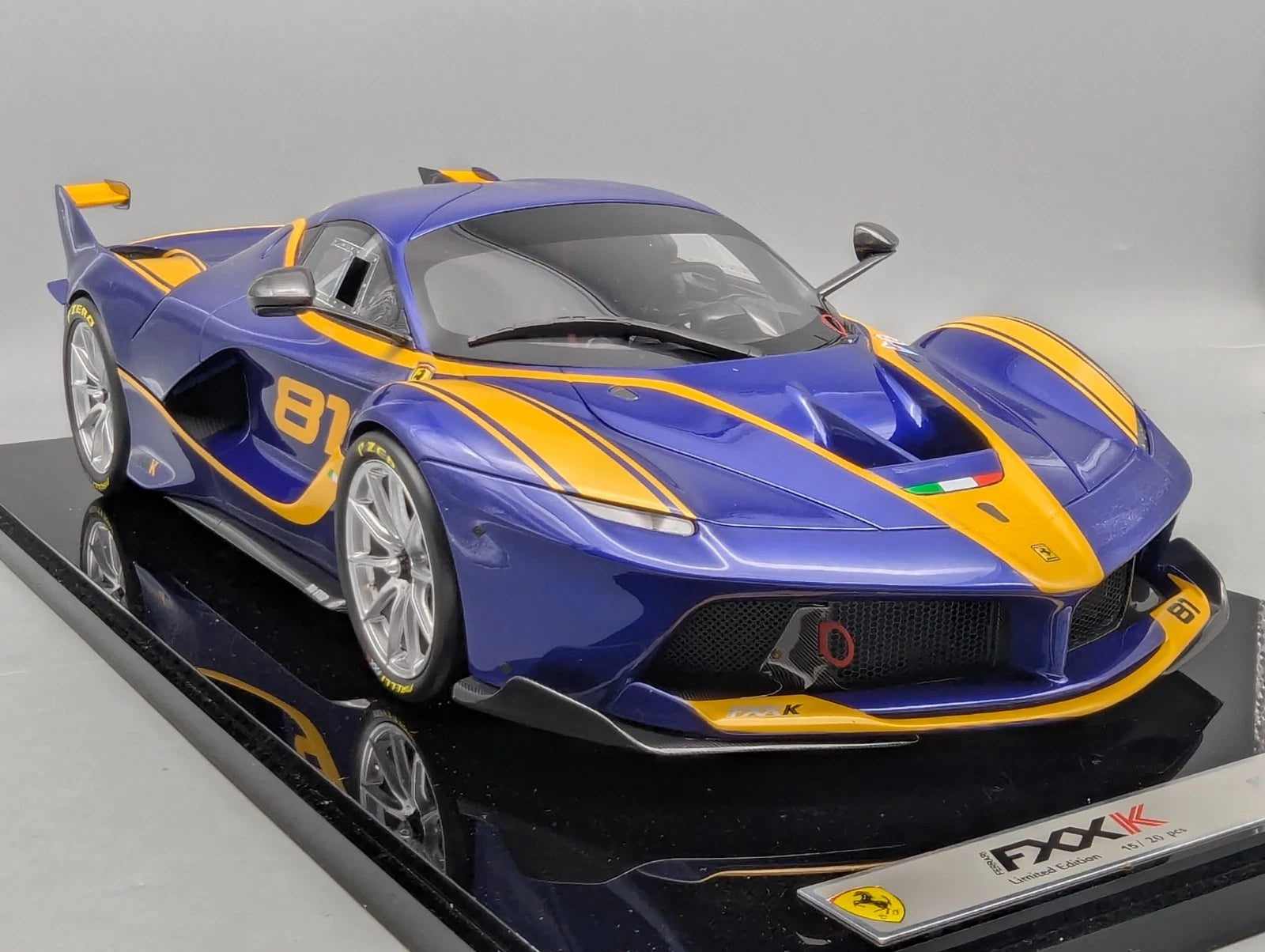 Modellautos 1:12 BBR Ferrari FXX-K Car #81 Blau Gelb Ltd 15/20 in Vitrine OVP