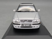 Modellautos 1:43 Minichamps Volvo S40 Silber Metallic mit Dealer OVP