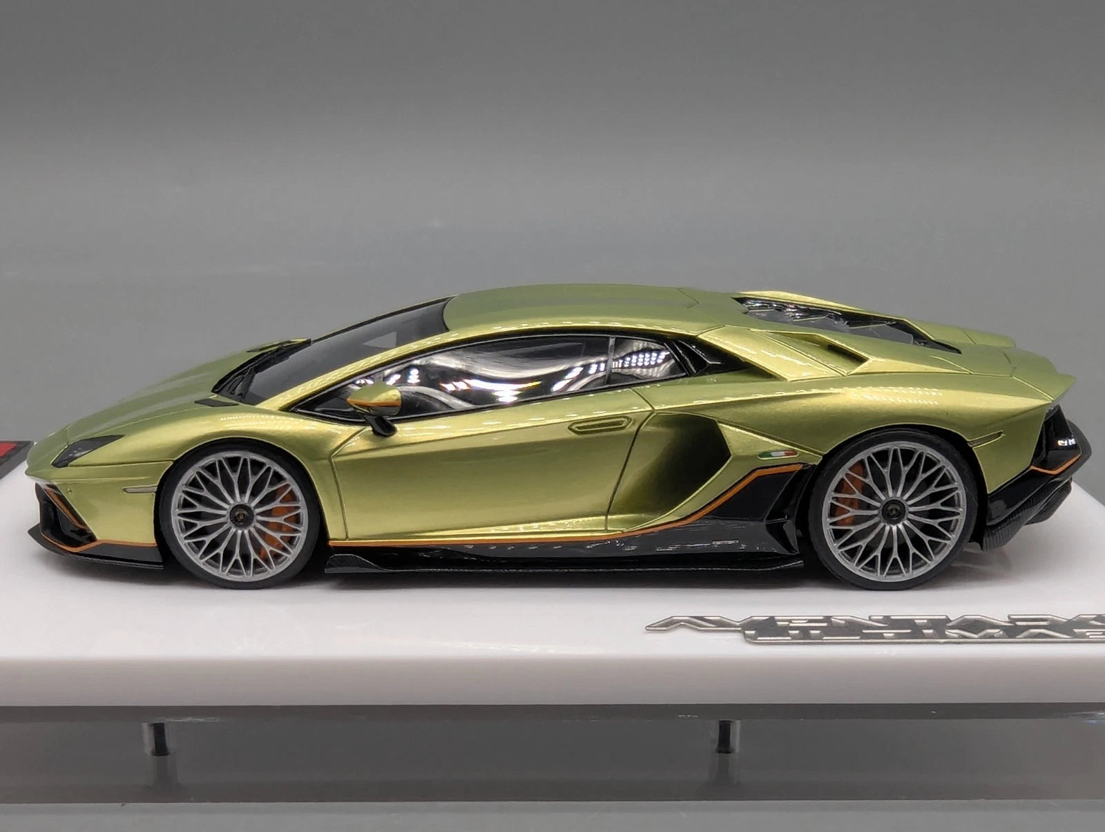 Eidolon Make Up 1:43 Lamborghini Aventador LP780-4 Ultimae 2021 Grün 03/60 OVP