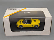 Modellautos 1:43 Schuco Opel Speedster Gelb mit Dealer OVP