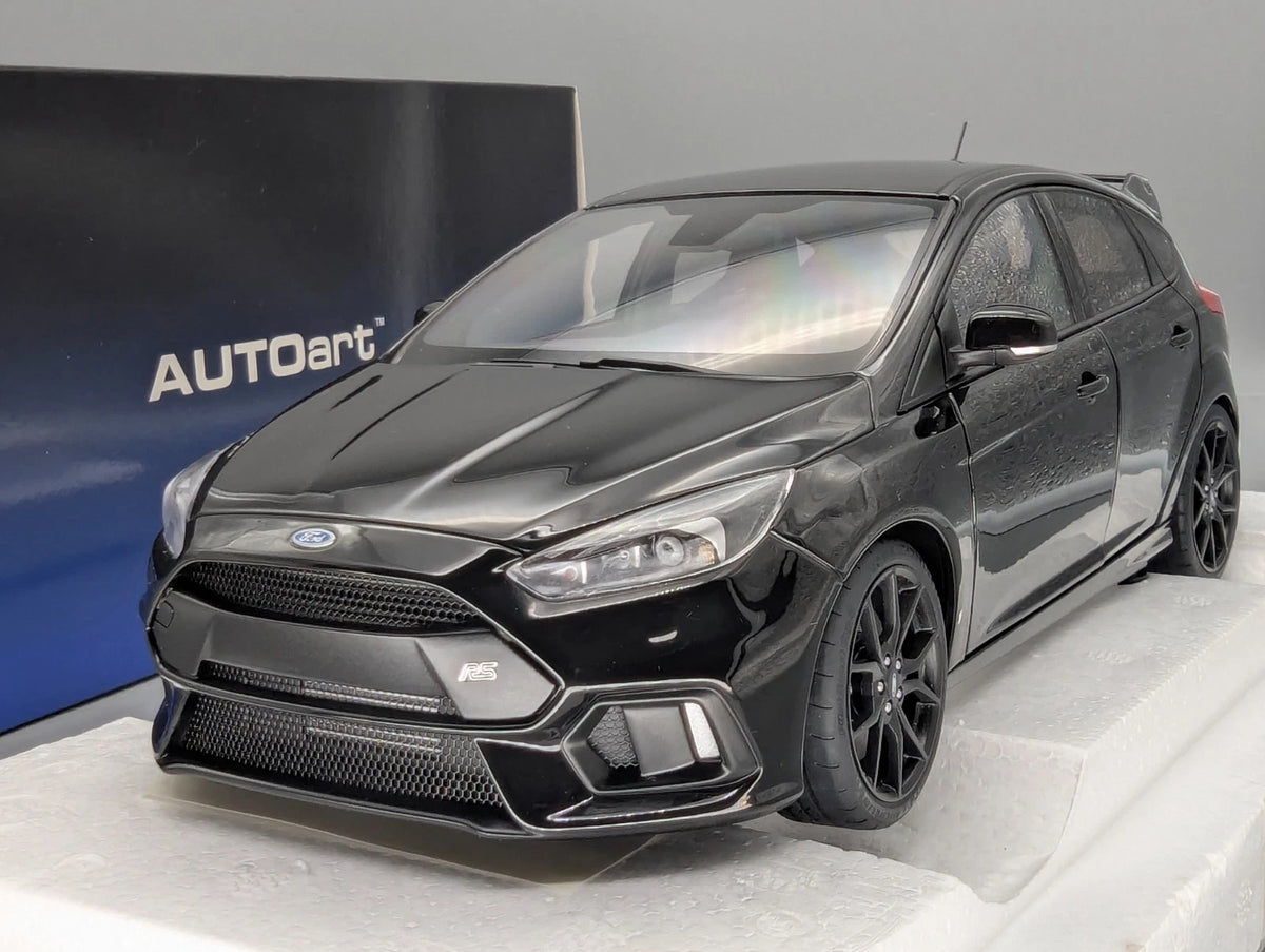 Modellautos 1:18 AUTOart 72952 Ford Focus RS 2016 Shadow Black mit OVP