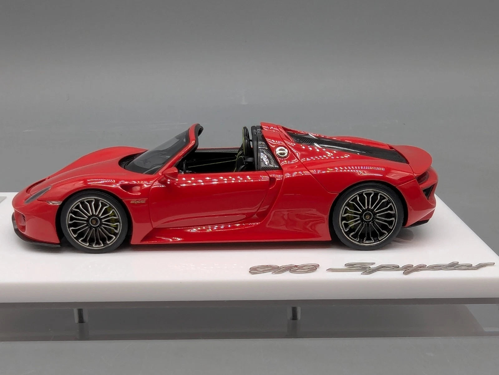 Eidolon Make Up 1:43 Porsche 918 Spyder 2011 Guards Red Rot mit OVP