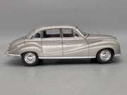 Modellautos 1:18 AUTOart Millenium 70591 BMW 502 2.6 Luxus Silver Beige mit OVP