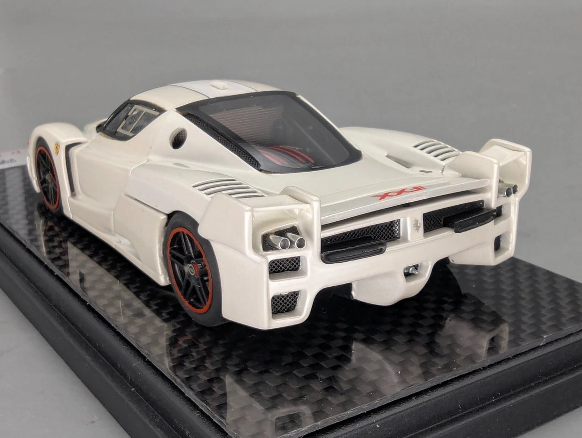 Modellautos 1:43 MR Ferrari FXX mit Open Engine Funktion mit OVP