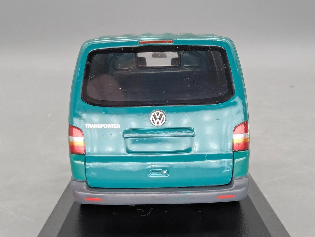 Modellautos 1:43 Minichamps VW T5 California Friesen Grün mit Dealer OVP