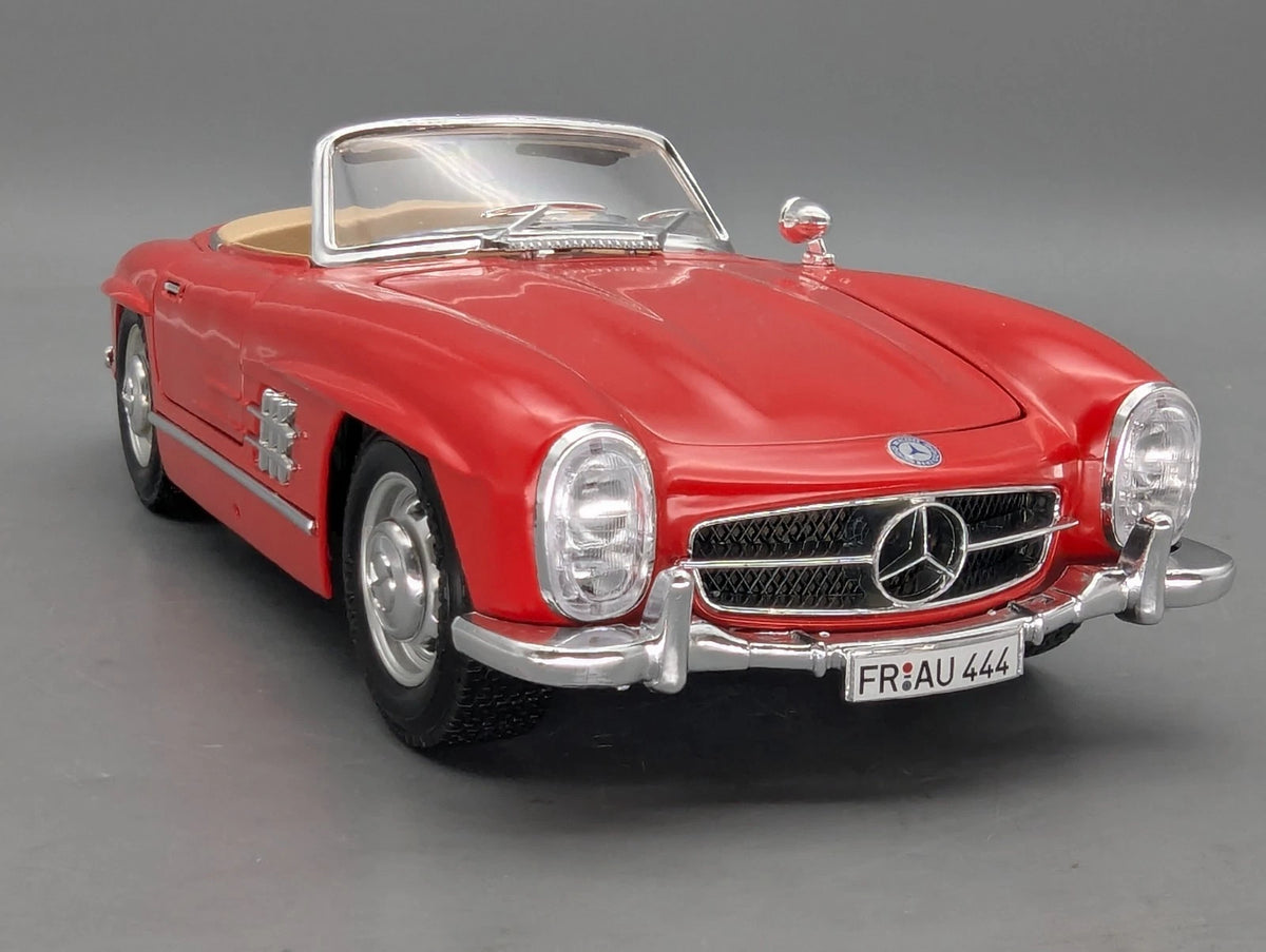 Modellautos 1:18 Bburago Mercedes Benz 300 SL Cabriolet Rot mit Vitrine