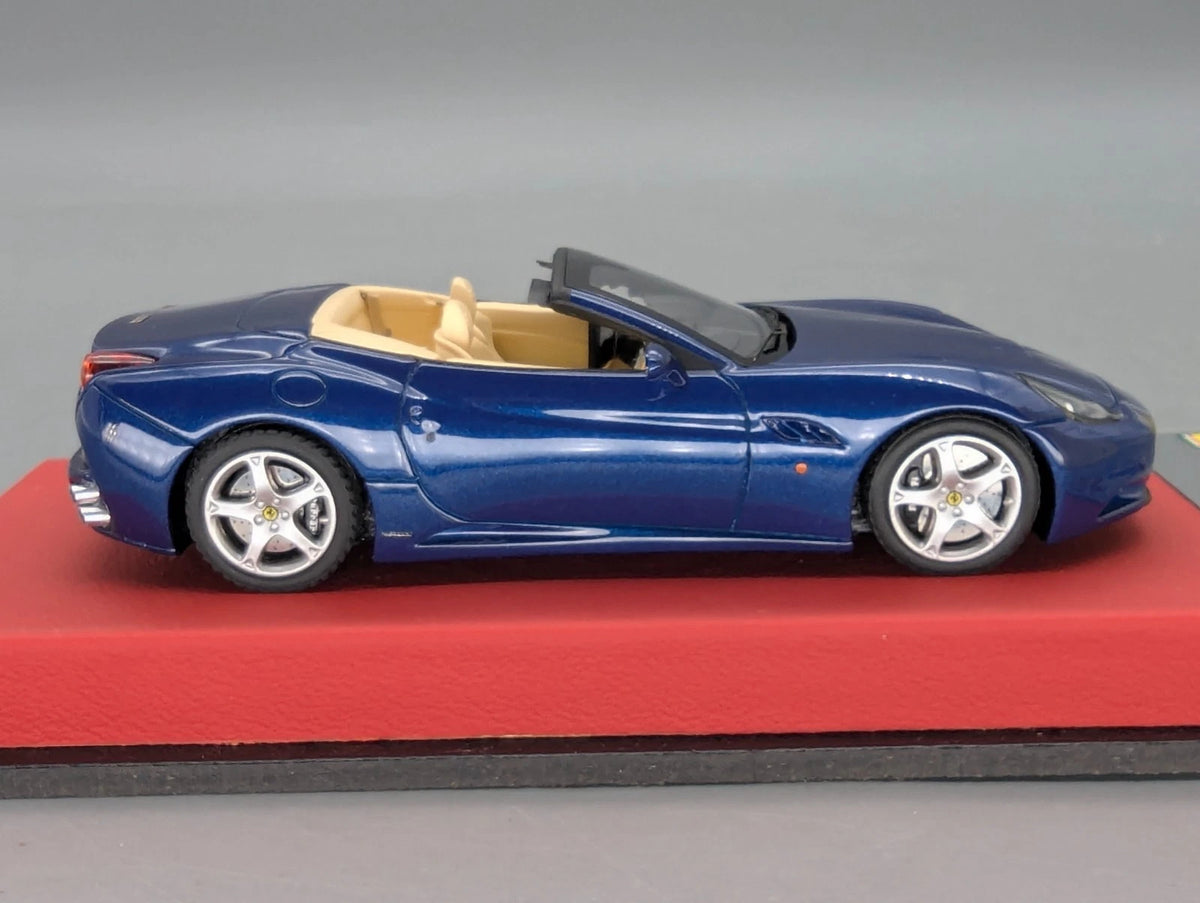 Modellautos 1:43 BBR Ferrari California 2008 Ltd 01/50 mit Vitrine + OVP