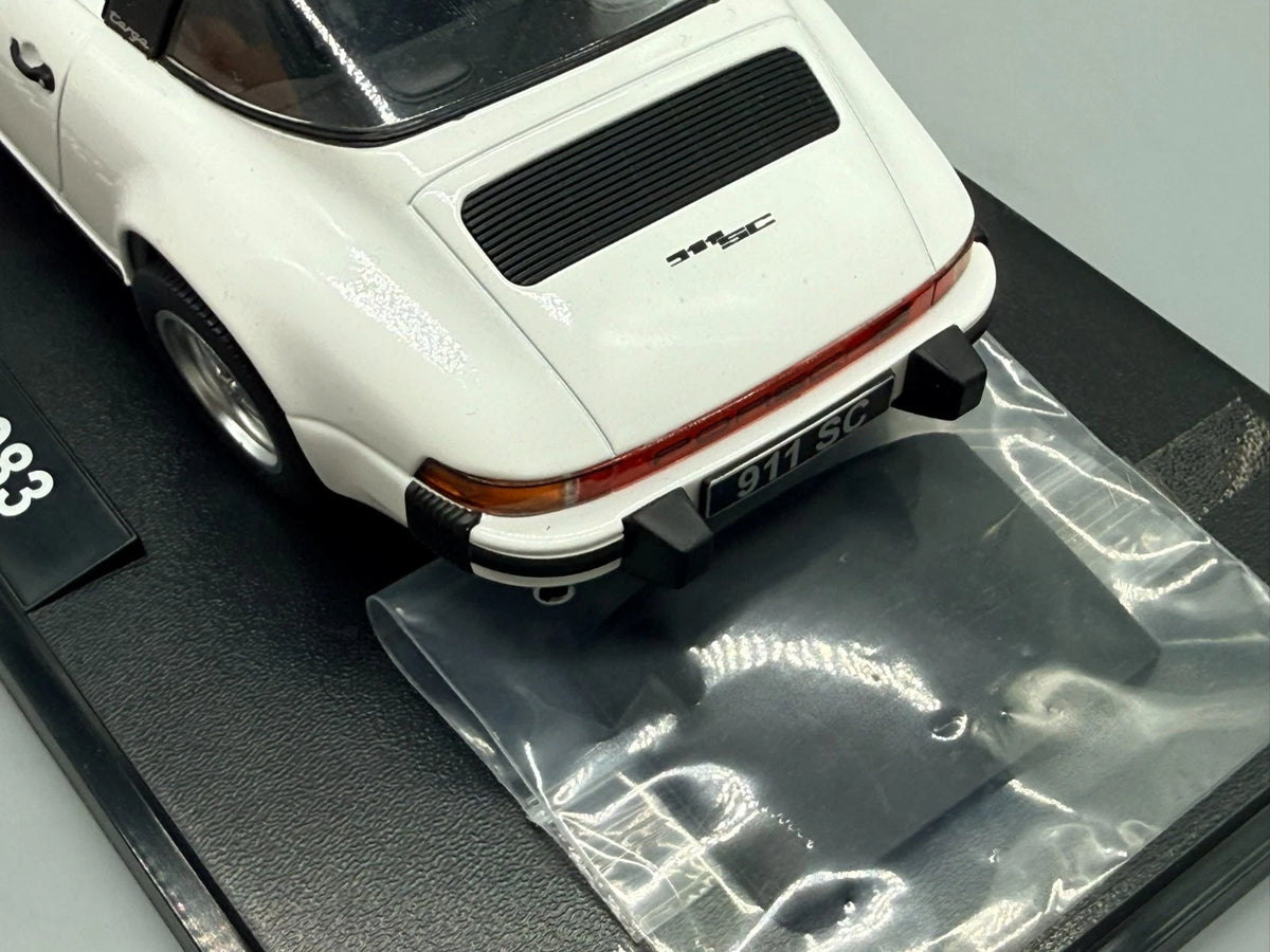 Modellautos 1:18 KK-Scale Porsche 911 SC Targa 1983 mit OVP