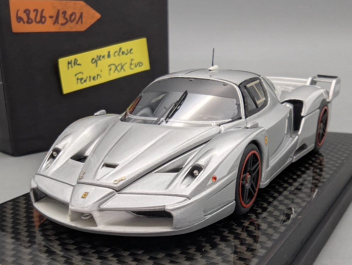 Modellautos 1:43 MR Ferrari FXX mit Open Door Funktion 55/100 Silber mit OVP