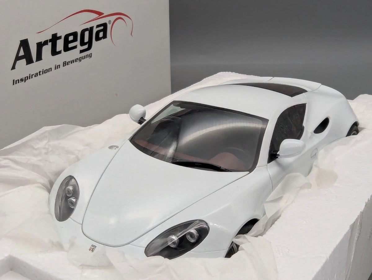 Modellautos 1:18 Revell Artega GT Schneeweiß mit OVP