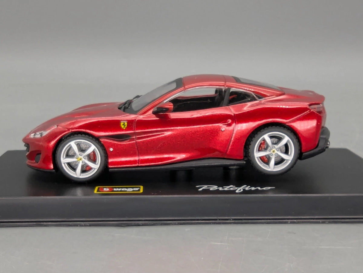 Modellautos 1:43 Bburago Ferrari Portofino Rot Metallic in Vitrine mit OVP