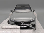Modellautos 1:18 NZG Mercedes Benz EQE Alpin Grau Uni mit Dealer OVP