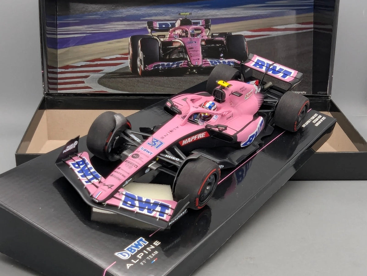 Modellautos 1:18 Minichamps BWT Alpine Bahrain GP 2022 #31 Esteban Ocon mit OVP