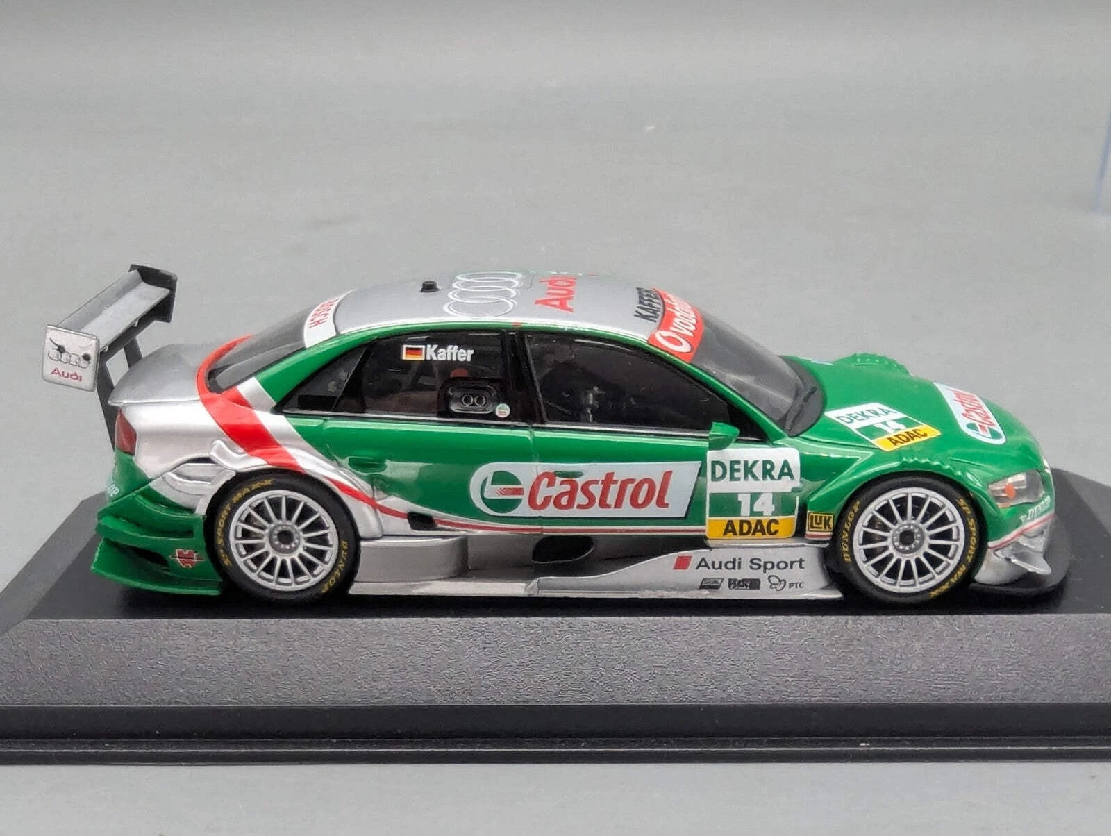 Modellautos 1:43 Minichamps Audi A4 DTM 2004 Kaffer #14 mit OVP