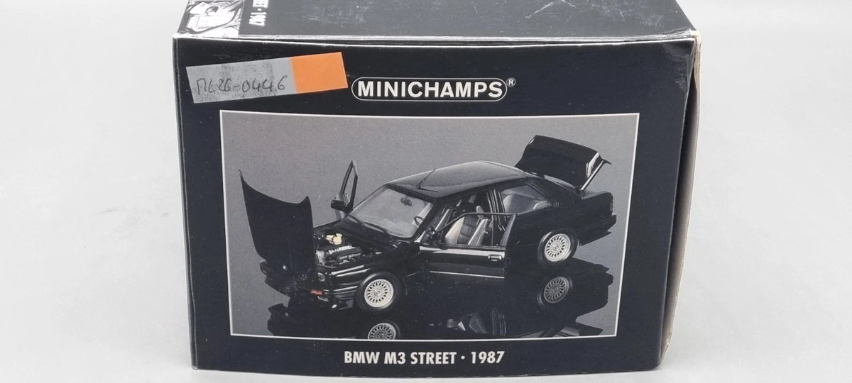 Modellautos 1:18 Minichamps 180 020300 BMW M3 Street 1987 Black OVP