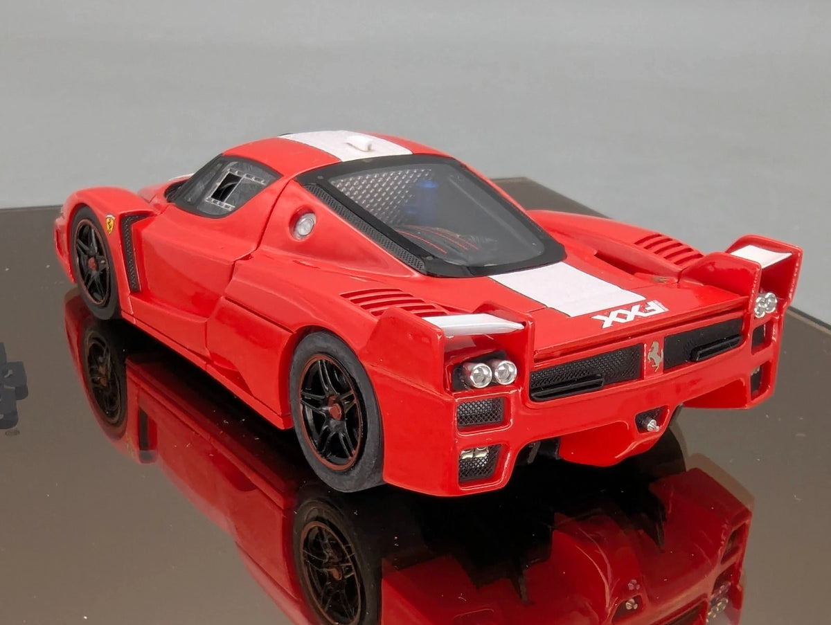 Modellautos 1:43 BBR Ferrari FXX 2006 Rot 005/150 Spiegelplatte Vitrine OVP