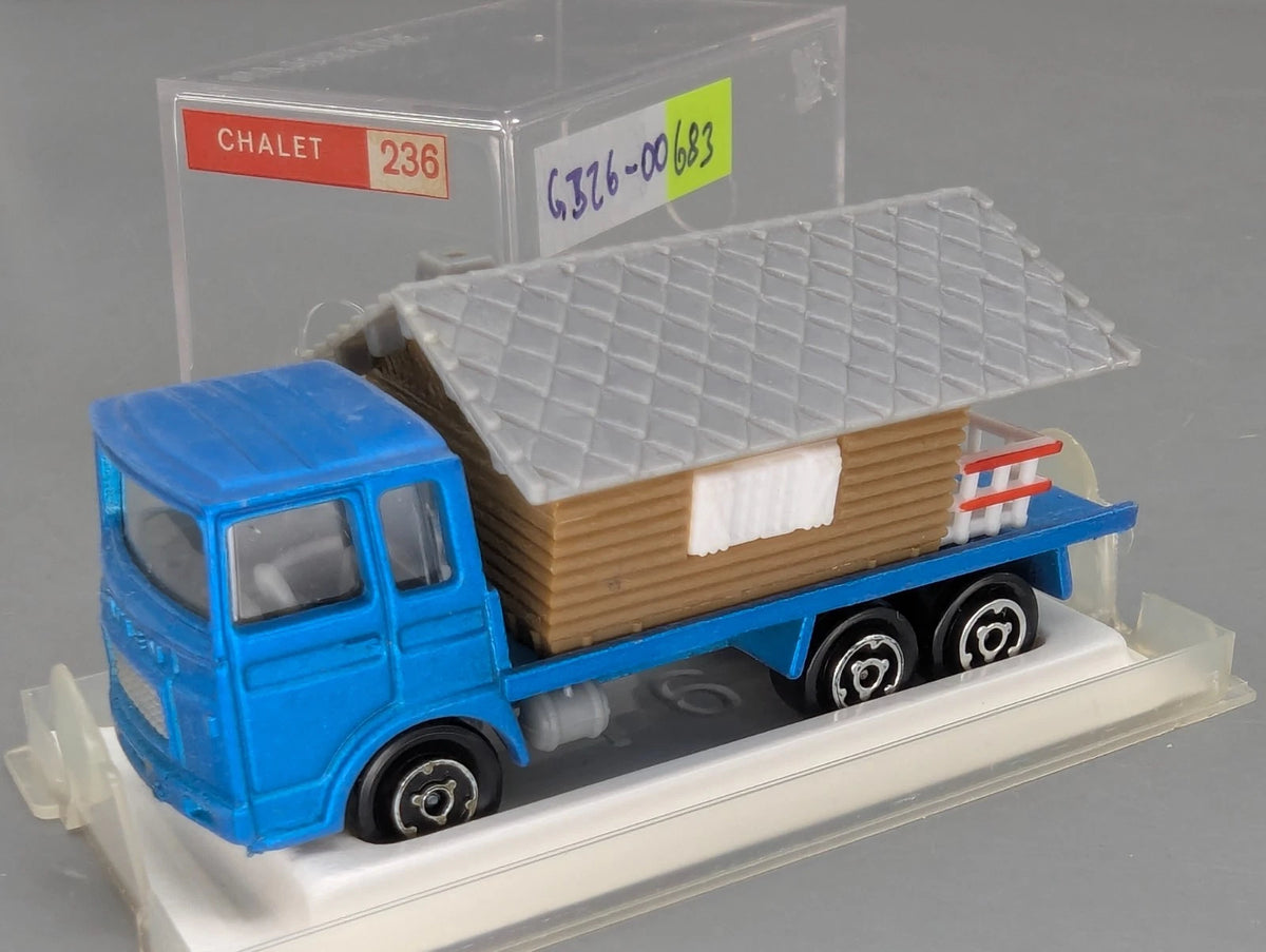 Modellautos 1:100 Majorette 236 Saviem Chalet Original Majorette Vitrine