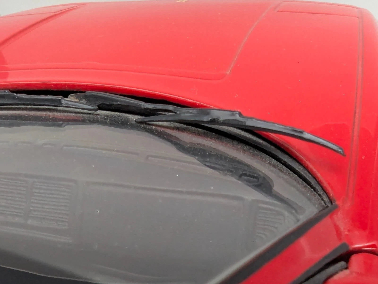 Modellautos 1:18 UT Models Ferrari F355 Spider 1994 Rot mit OVP