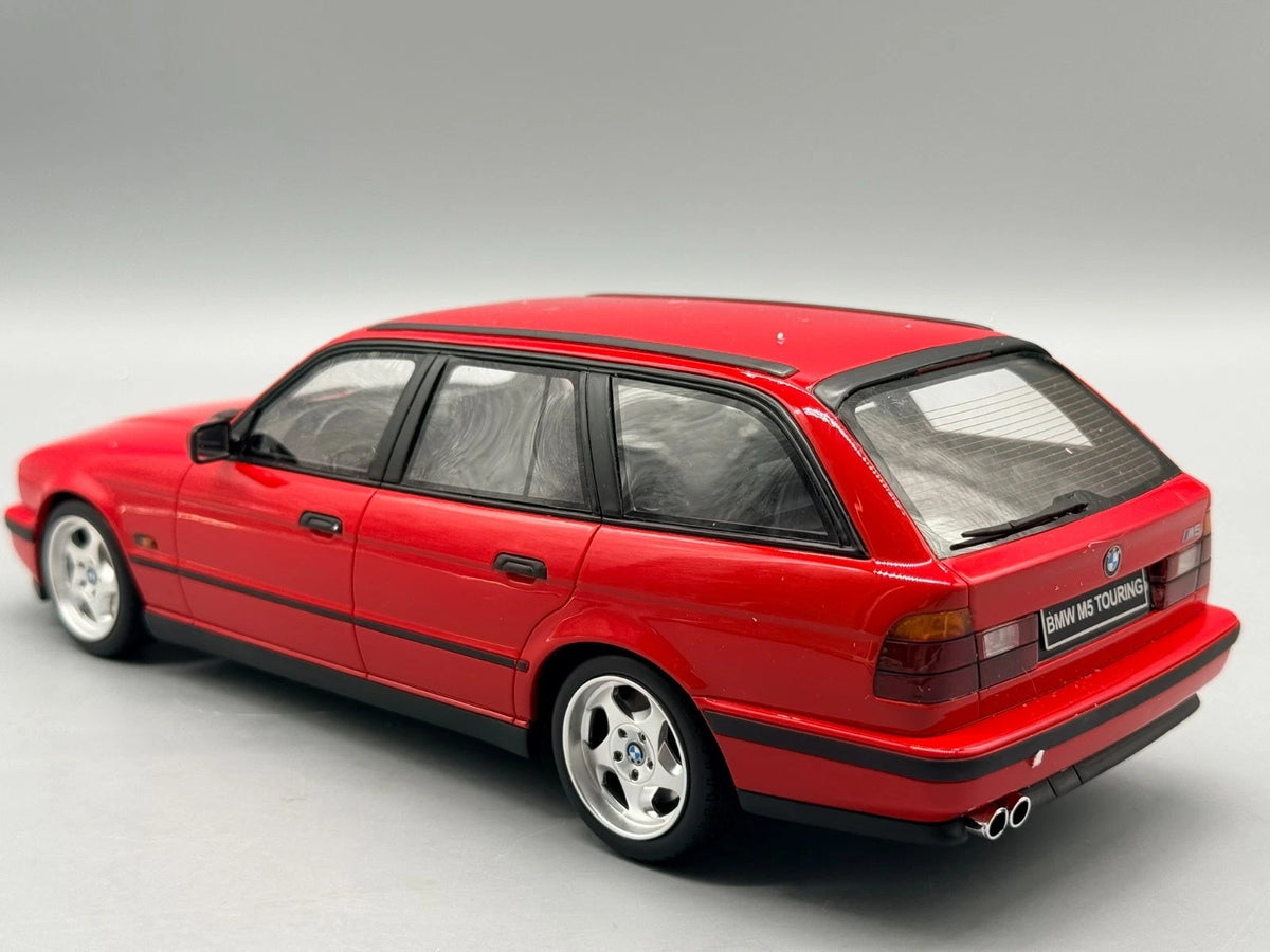 Modellautos 1:18 Otto Mobile BMW M5 Touring Rot mit OVP