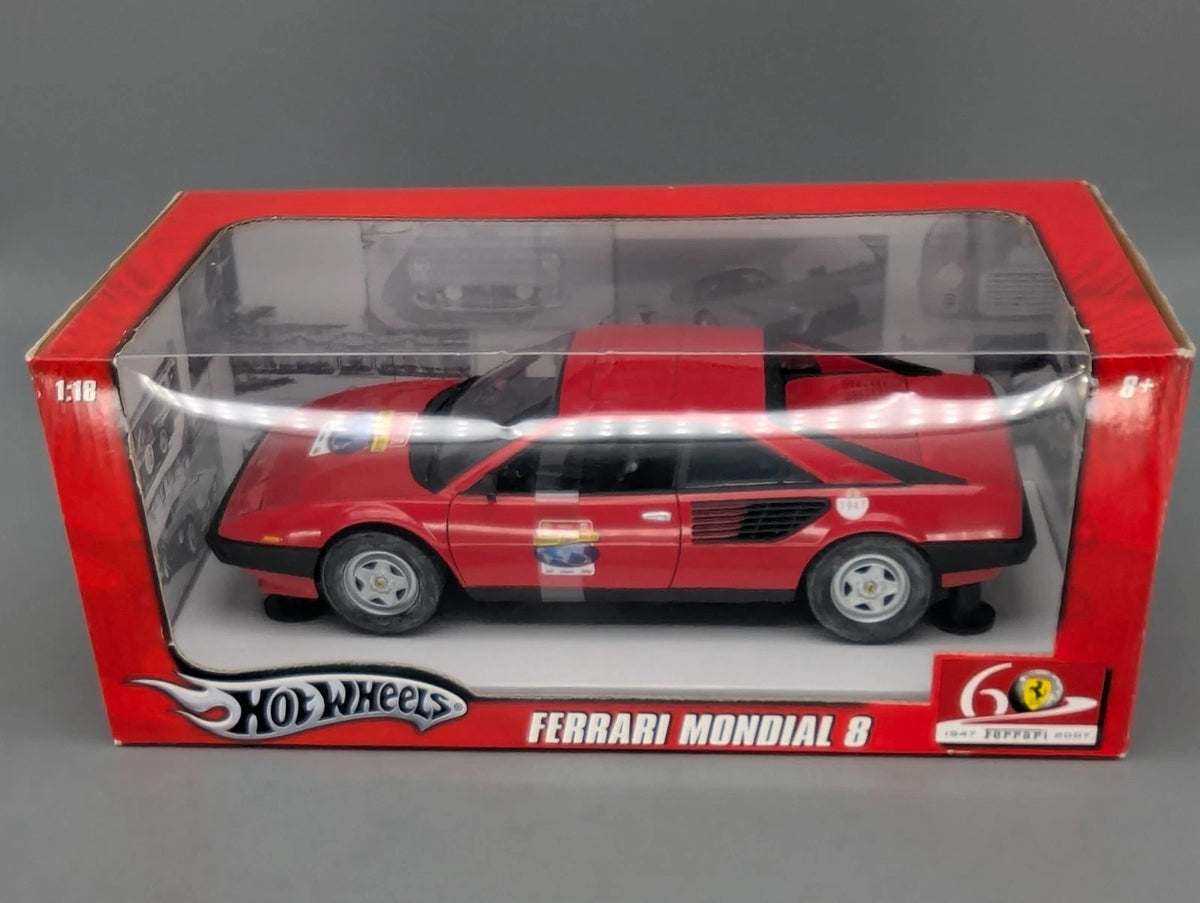 Modellautos 1:18 Hot Wheels Ferrari Mondial 8 Sondermodell 60 Jahre mit OVP