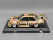 Modellautos 1:18 Minichamps BMW 320i Warsteiner DRM 1977 #4 J. Obermoser Vitrine