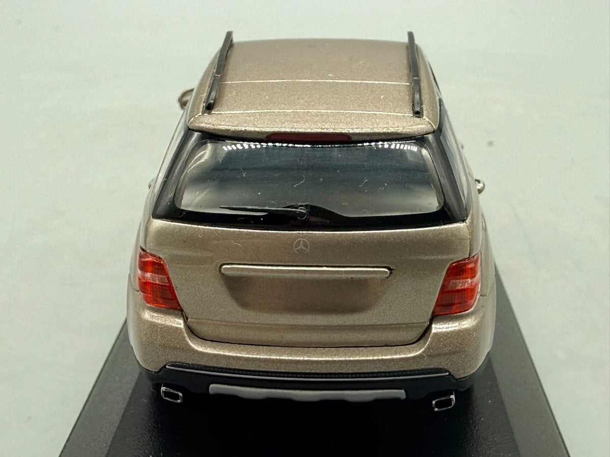 Modellautos 1:43 Minichamps  Mercedes-Benz M-Klasse mit OVP