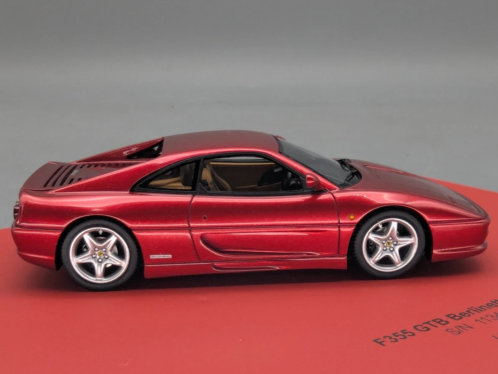 Modellautos 1:43 BBR Ferrari F355 GTB Berlinetta 1998 01/03 Rosso Fiorano OVP