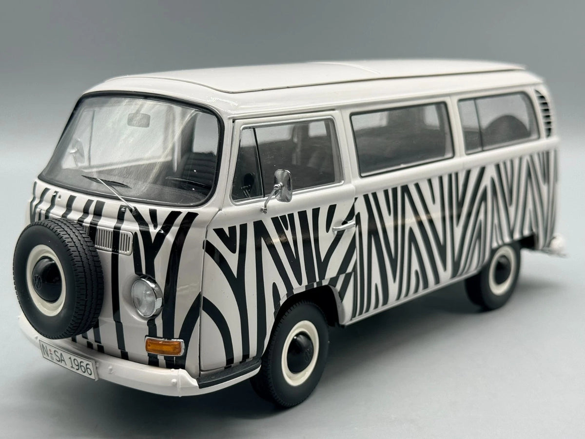 Modellautos 1:18 Schuco Volkswagen T2a Bus Safari mit OVP