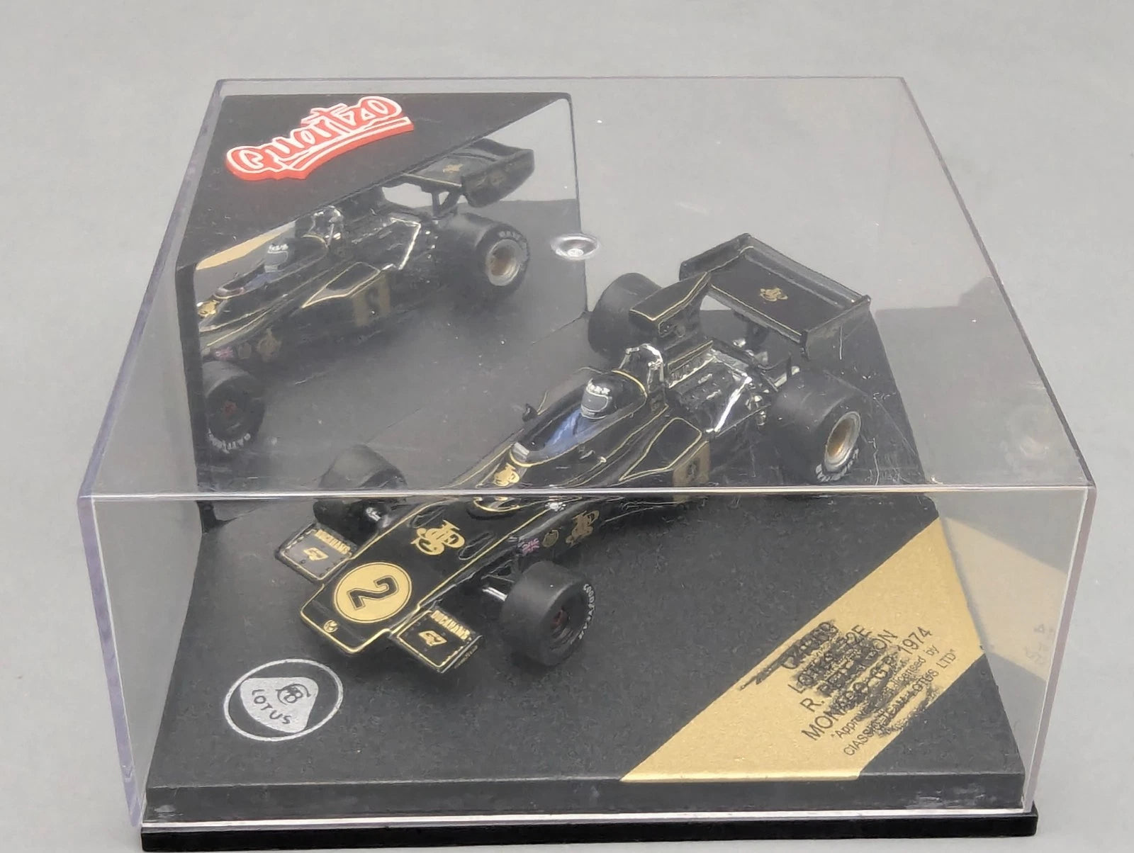 Modellautos 1:43 Quartzo Lotus 72E German GP 1974 #2 Jacky Ickx mit Vitrine