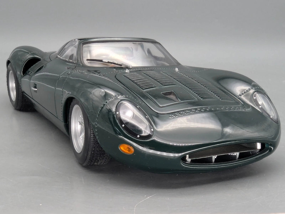 Modellautos 1:18 AUTOart 73541 Jaguar XJ13 Grün mit OVP