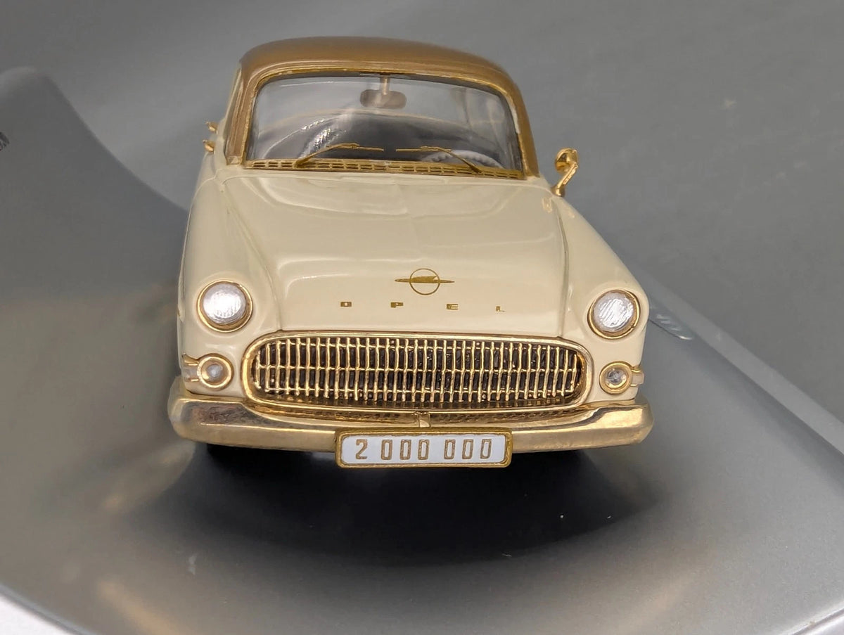 Modellautos 1:43 Ixo PCT Opel Car Collection 2-Mio. Opel Kapitän 1956 Dealer OVP