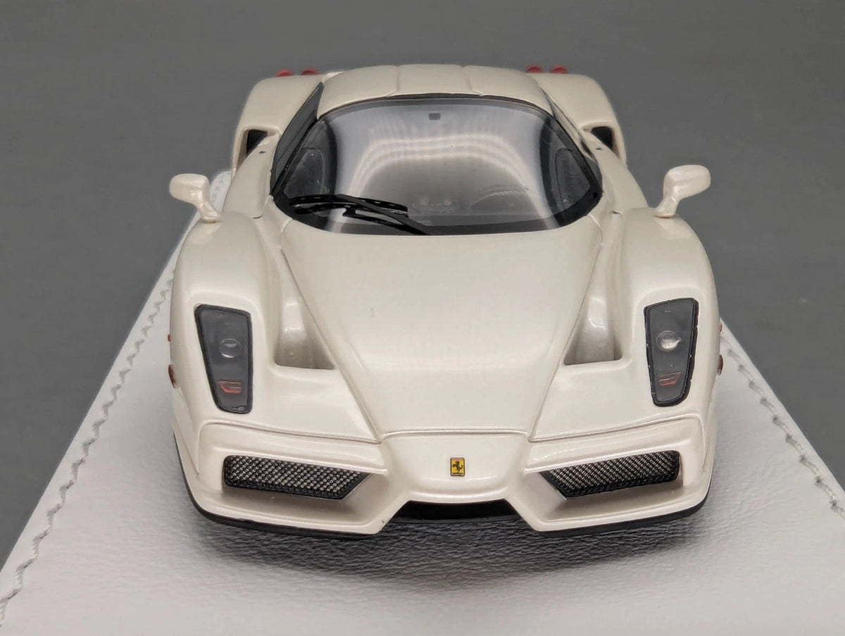 Modellautos 1:43 BBR Executive Calsito Ferrari EnzoFuji White Ltd 68/70 OVP