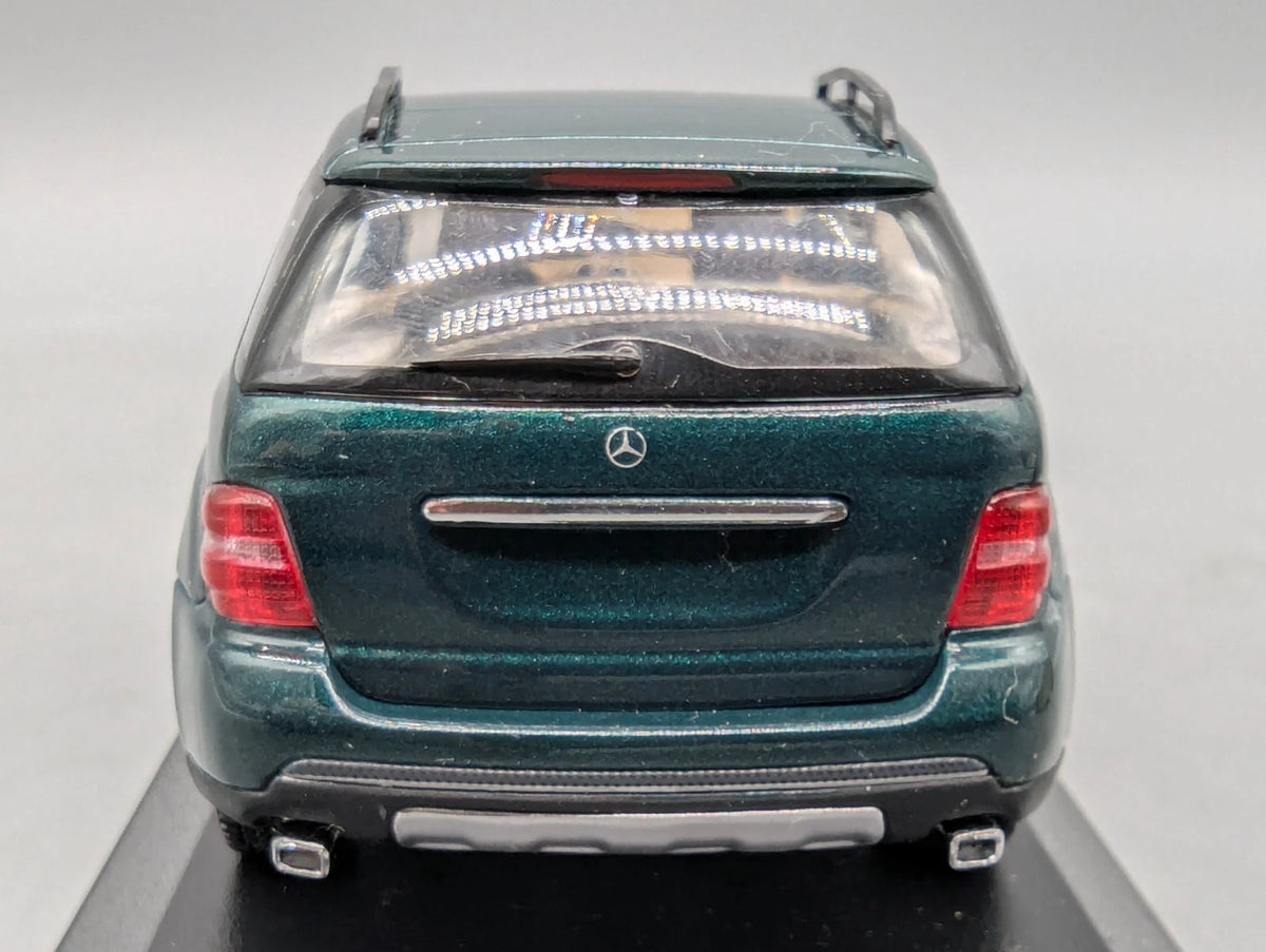 Modellautos 1:43 Minichamps Mercedes Benz M Klasse ML 500 W164 2005 Grün mit OVP