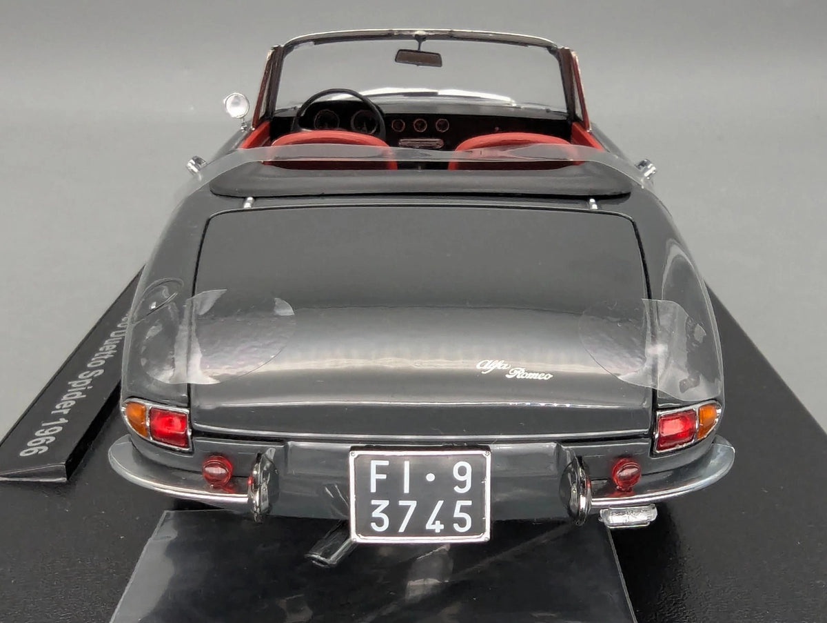 Modellautos 1:18 Touring Modelcars Alfa Romeo Duetto Spider 1966 Grau mit OVP