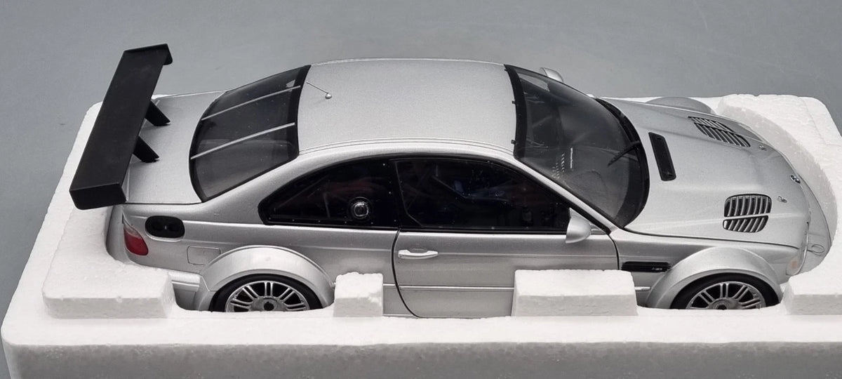 Modellautos 1:18 Minichamps 100 012100 BMW M3 GTR Street 2001 silver OVP