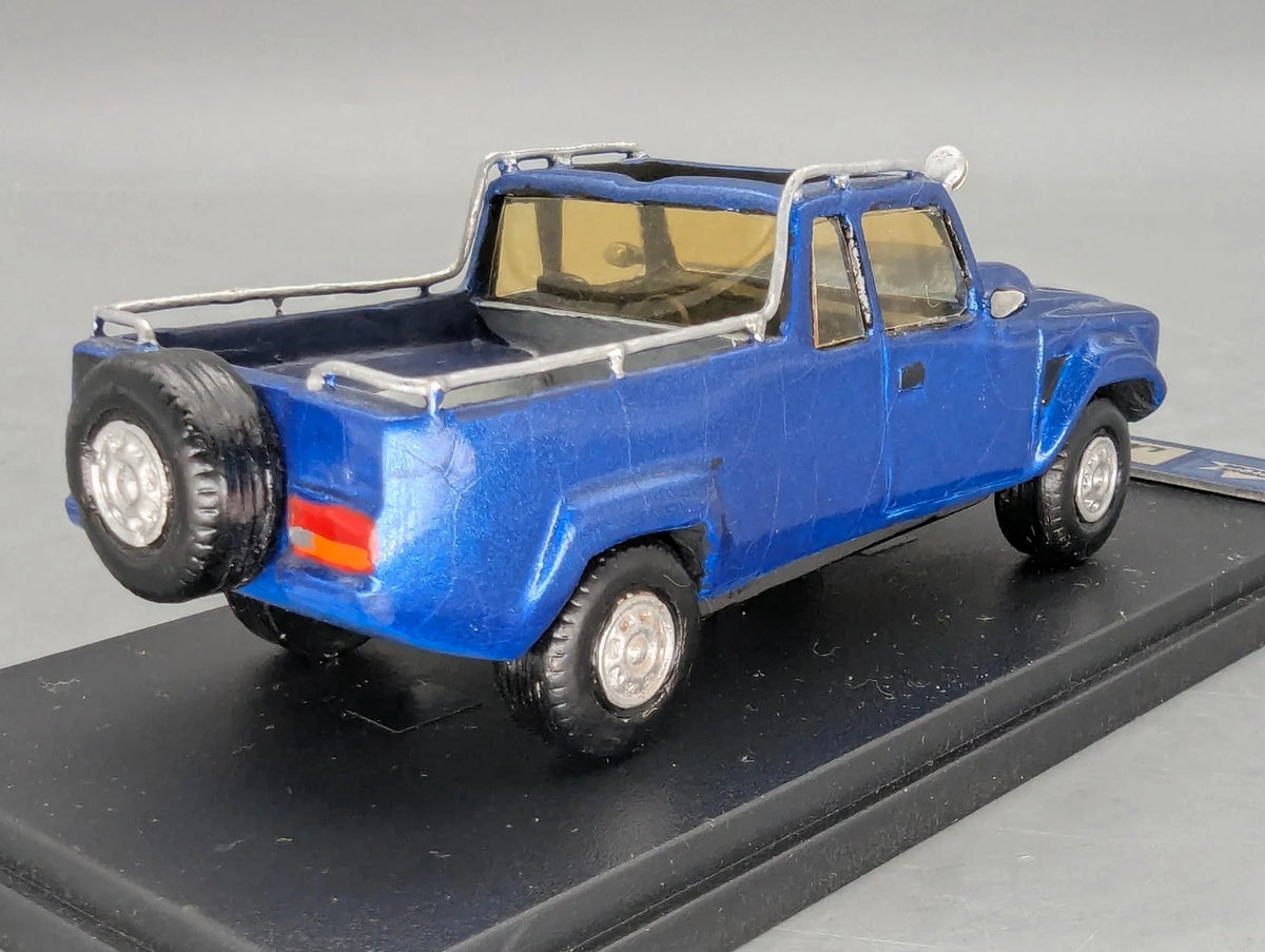 Modellautos 1:43 Umbau Basis Provence Moulage Lamborghini LM 002 Pick-Up Vitrine