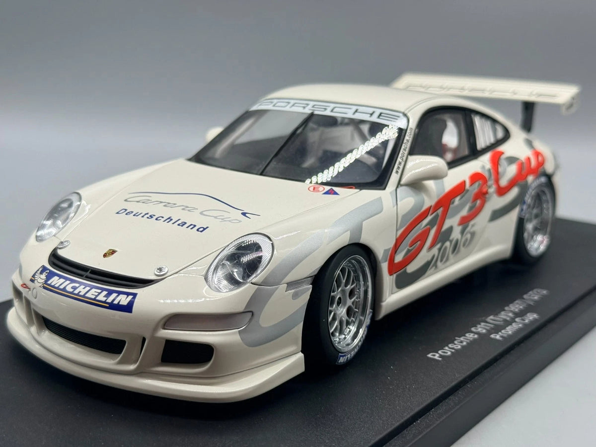 Modellautos 1:18 Autoart Porsche 911 (Type 997) GT3 Promo Cup mit OVP
