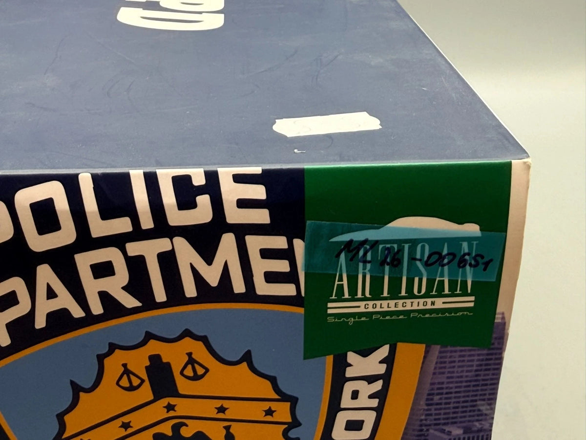 Modellautos 1:18 Greenlight Dodge Monaco NYPD 1978 OVP