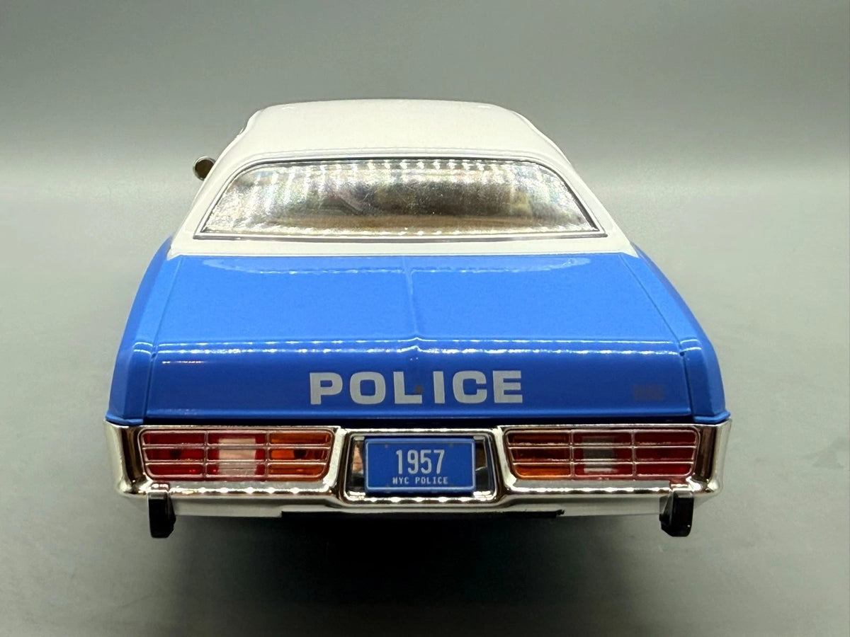 Modellautos 1:18 Greenlight Dodge Monaco NYPD 1978 OVP