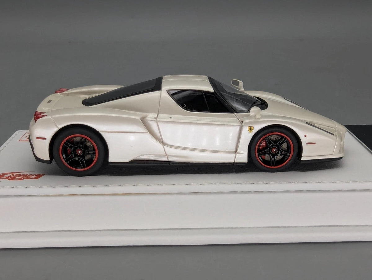 Modellautos 1:43 BBR Executive Calsito Ferrari EnzoFuji White Ltd 68/70 OVP