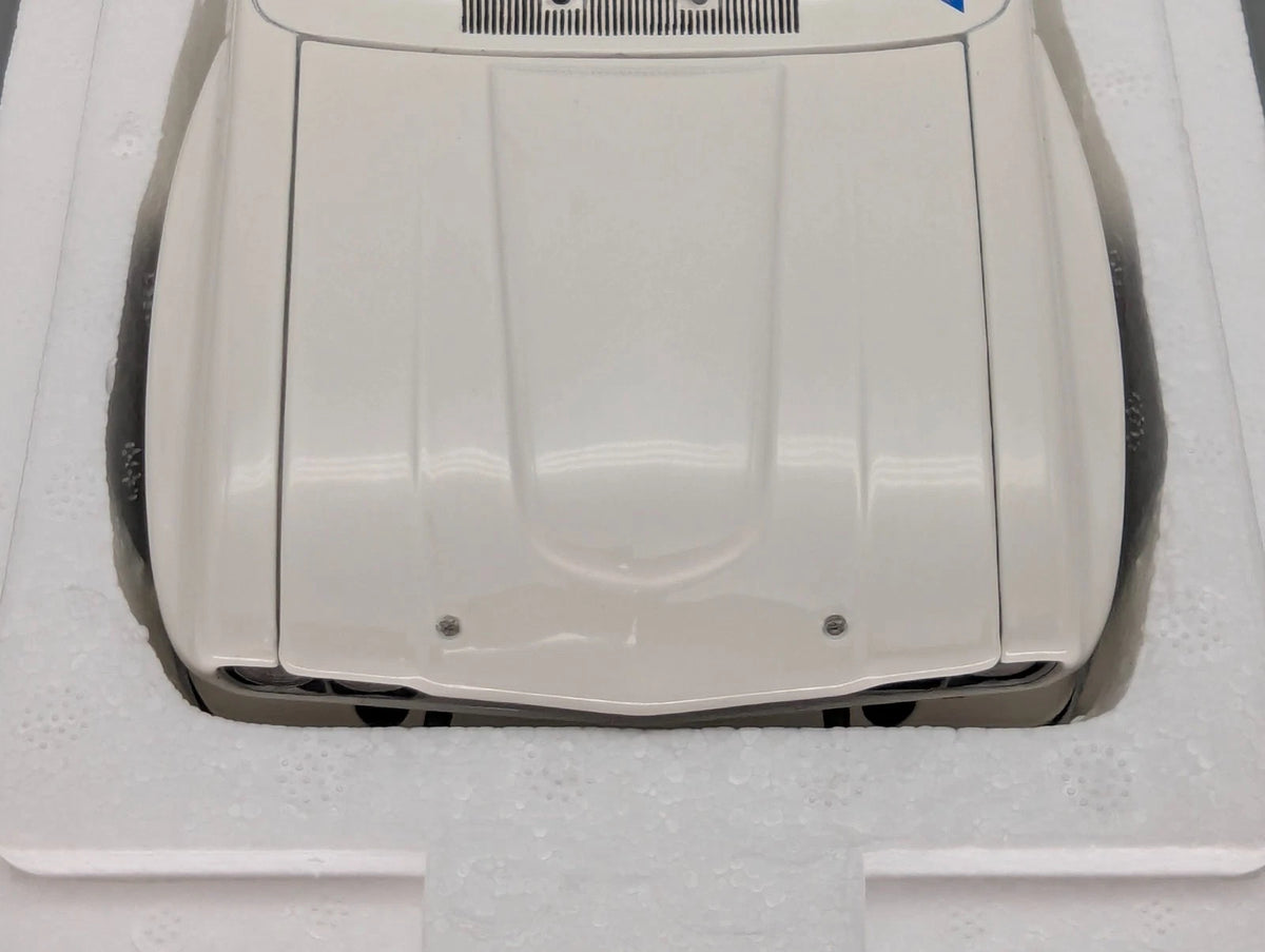 Modellautos 1:18 Minichamps Ford Capri RS 3100 1974 Weiß mit OVP