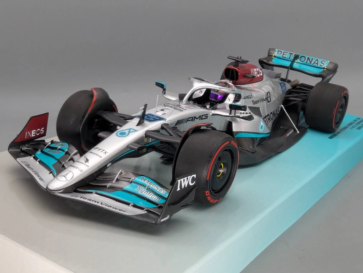 Modellautos 1:18 Minichamps Mercedes AMG F1 W13 E Performance #63 G. Russell OVP