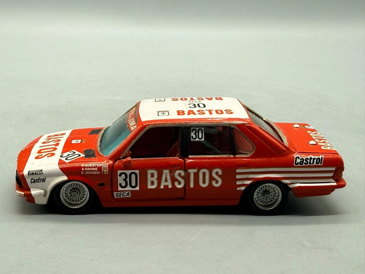 Modellautos 1:43 GAMA 1149 BMW 528i mit Karton