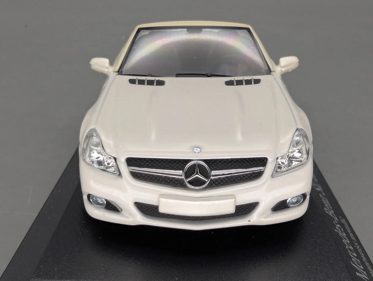 Modellautos 1:43 Minichamps Mercedes Benz SL Klasse 2008 R230 Diamantweiss OVP