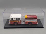 Modellautos 1:43 vermtl. Ixo Seagrave Marauder II Feuerwehr New York in Vitrine