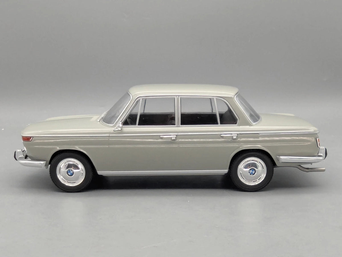 Modellautos 1:18 MCG Modelcar Group BMW 2000 Ti Grau mit OVP