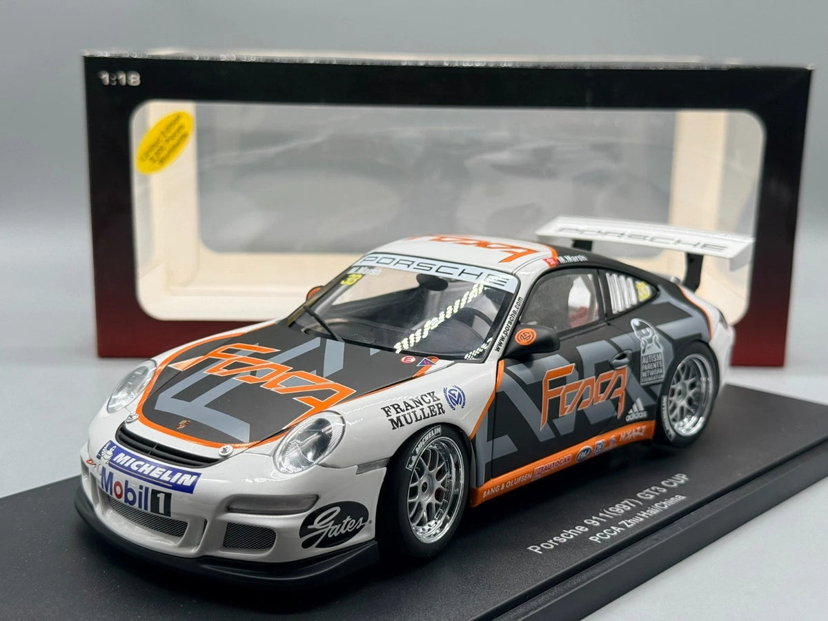 Modellautos 1:18 AUTOart Porsche 911 (997) GT3 Cup PCCA Zhu Hai/China mit OVP